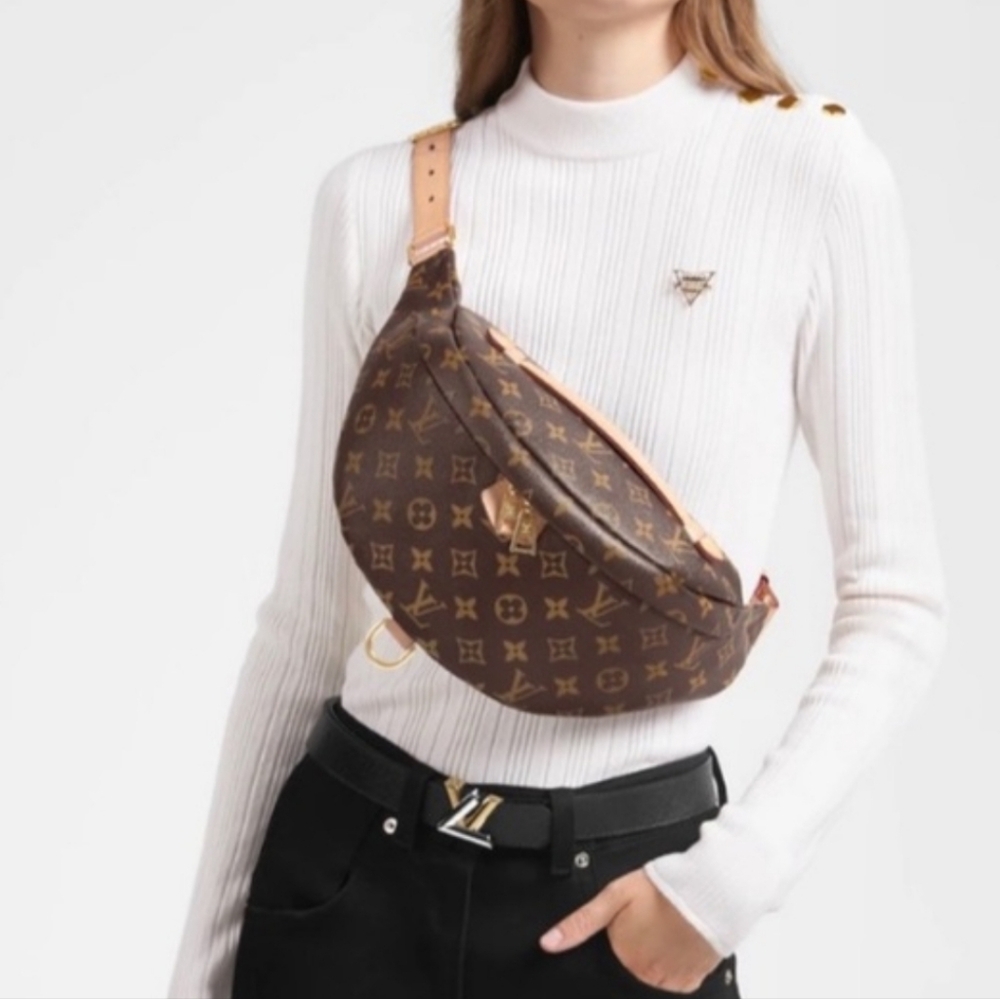 🔥 🔥Louis Vuitton Bumbag Monogram - Picture 2 of 16